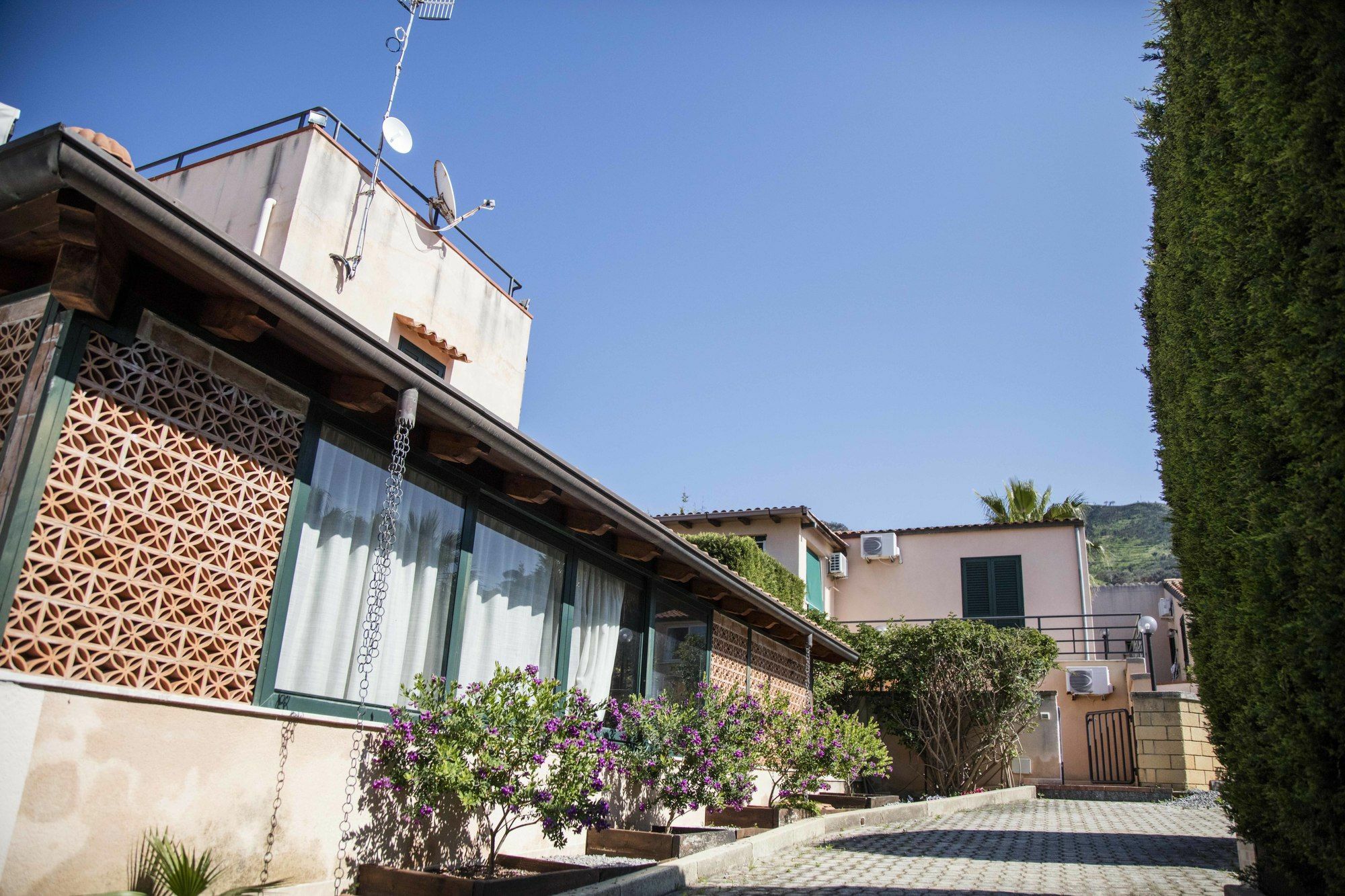 Excelsior Residence チェファル エクステリア 写真